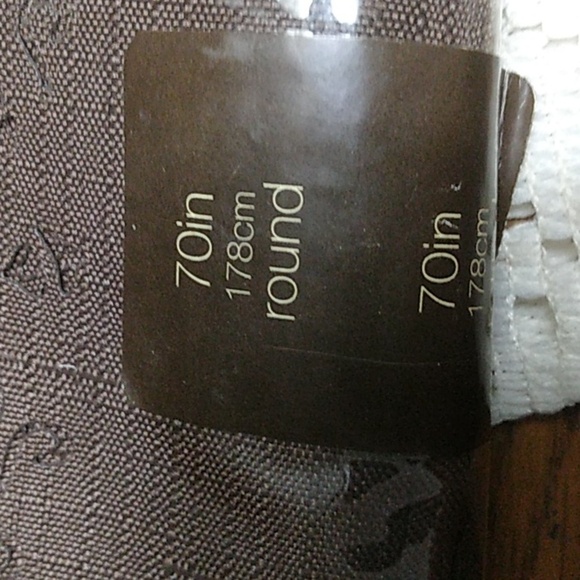 Holiday at Home tablecloth sz 70in round - Picture 5 of 6